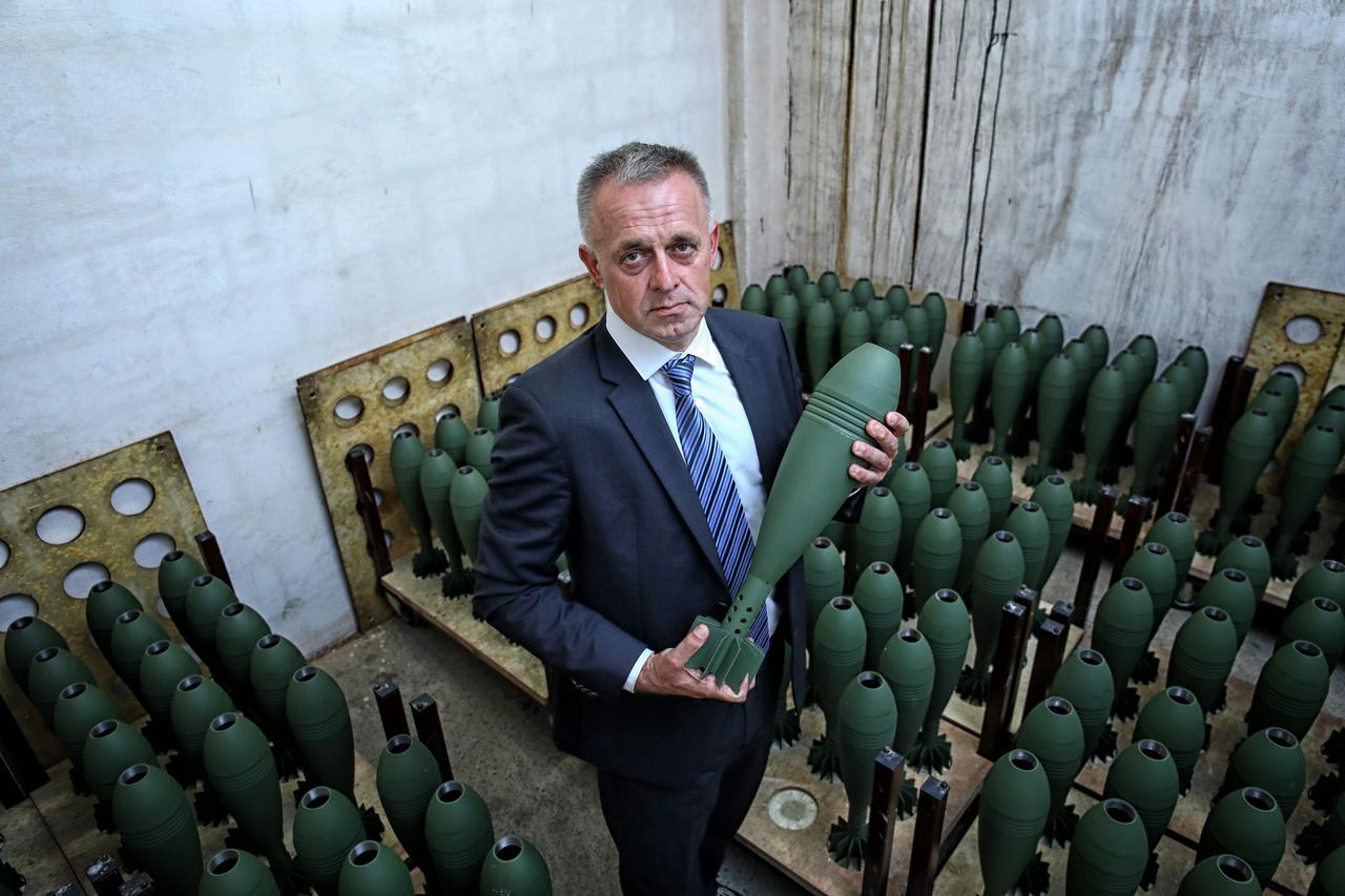 IVICA NEKIĆ, direktor državne agencije Alan, u pogonu tvrtke Elmech-SinterMAK u kolovozu 2018. godine, dok se u Zagorju proizvodilo 10.000 granata mjesečno