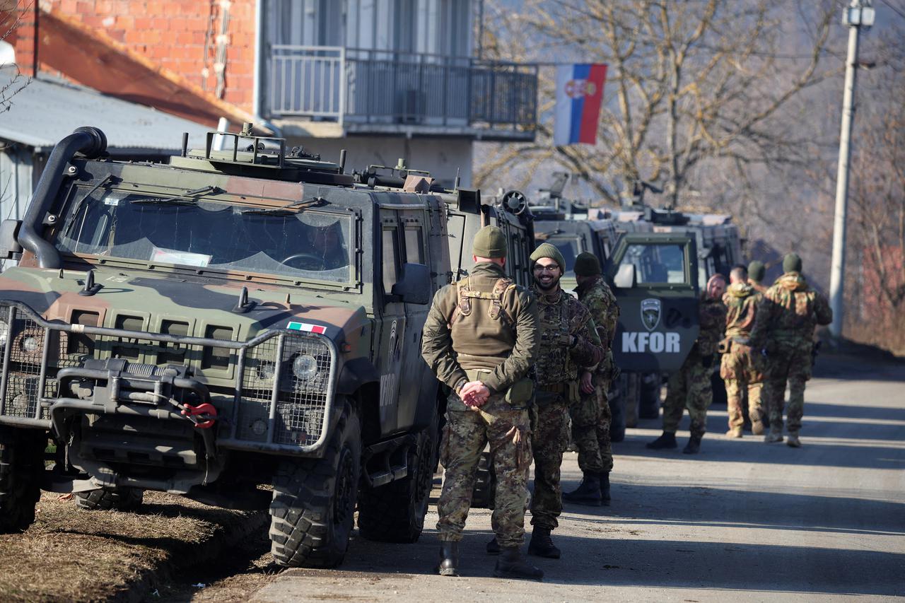 Tensions remain high as roads in northern Kosovo still blocked