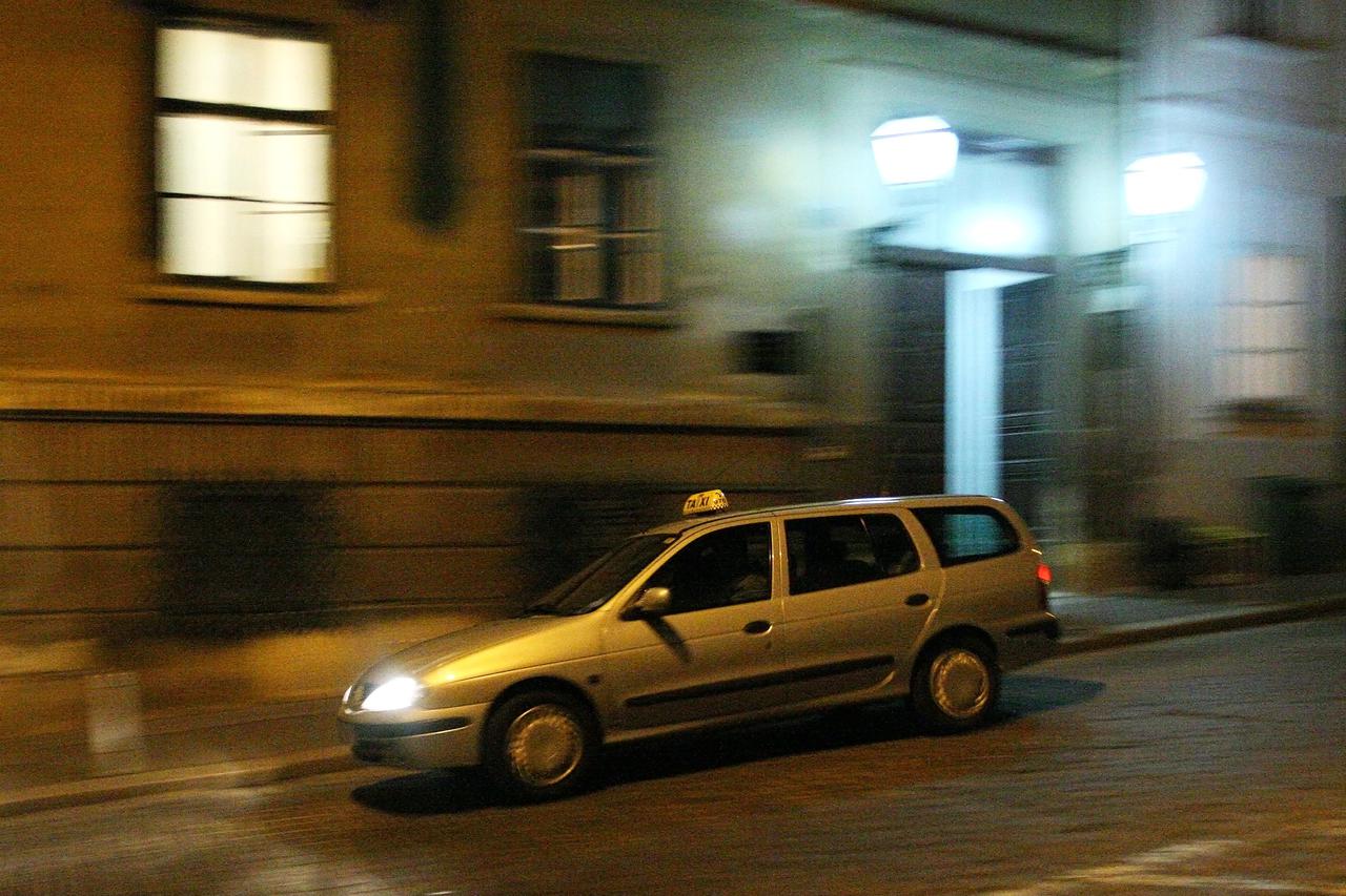 Taksi noćna vožnja