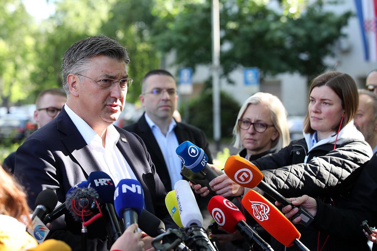 Zagreb: Andrej Plenković obratio se medijima nakon glasovanja na biralištu