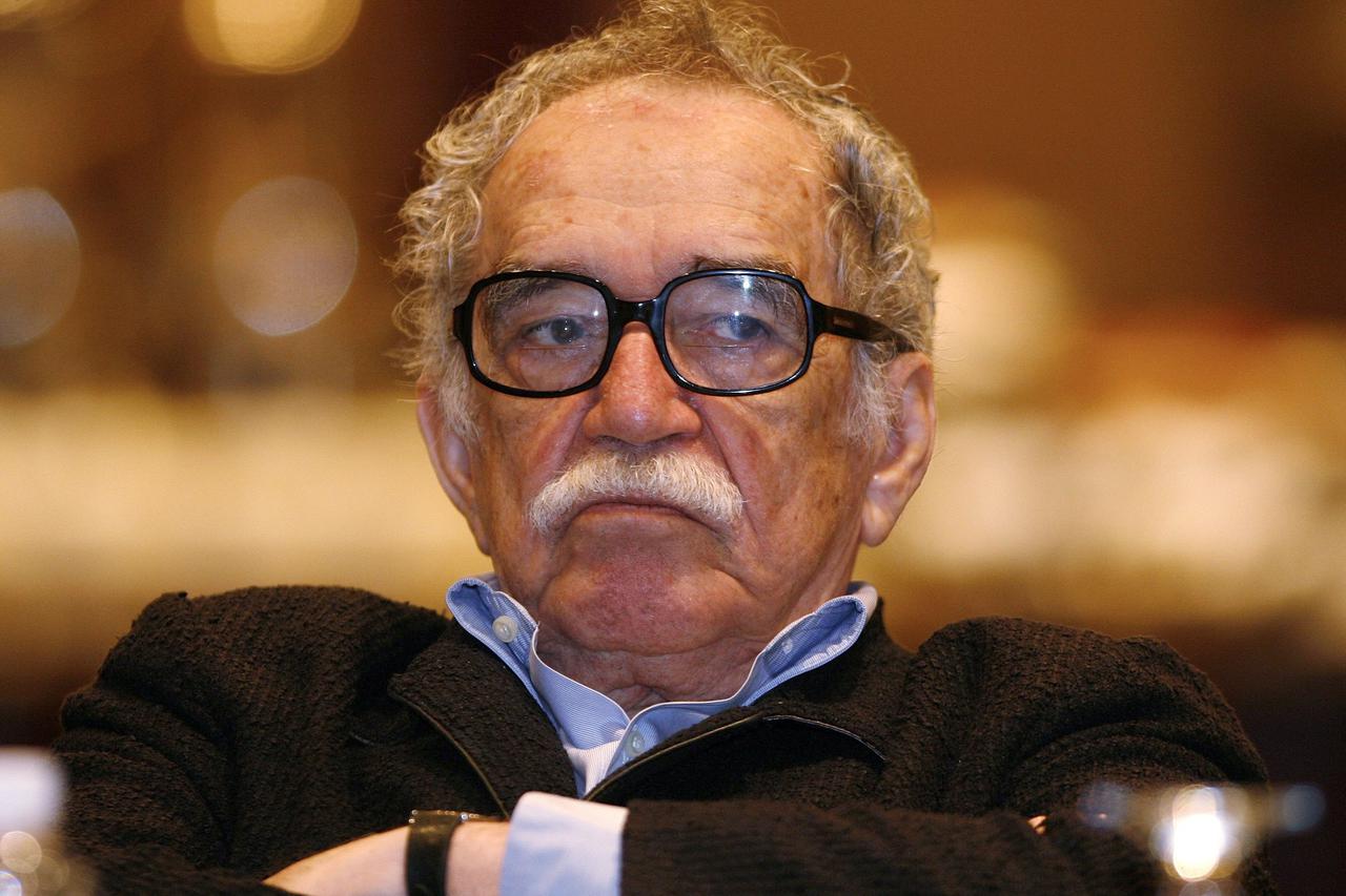 Nobel Prize winner Gabriel Garcia Marquez listens to a speech during a journalism seminar in Monterrey September 1, 2008. Marquez died on 17 April, 2014.  REUTERS/Tomas Bravo/Files (MEXICO - Tags: ENTERTAINMENT MEDIA PROFILE OBITUARY)