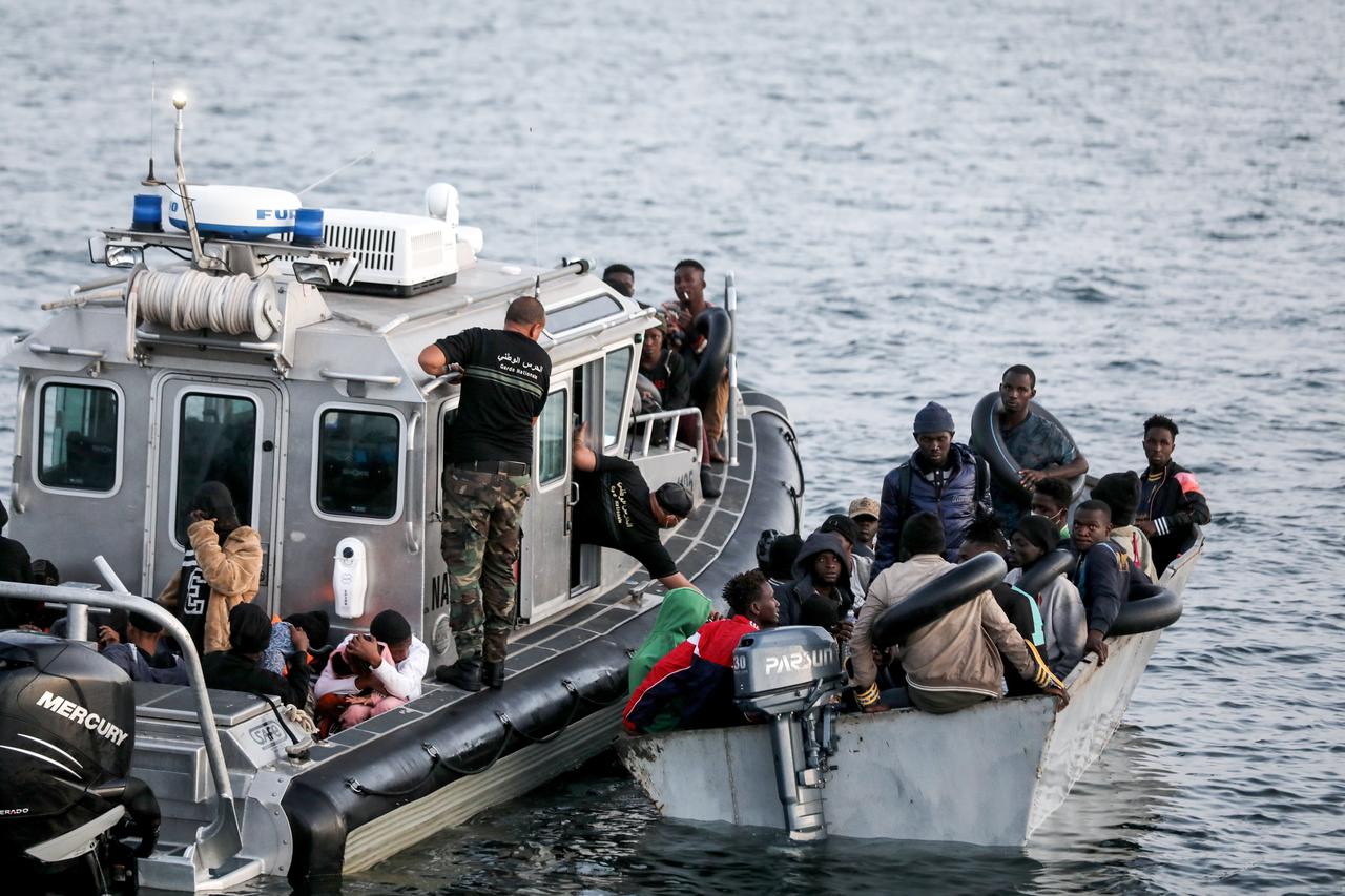 Tunisian coast guard stops migrants crossing the Mediterranean