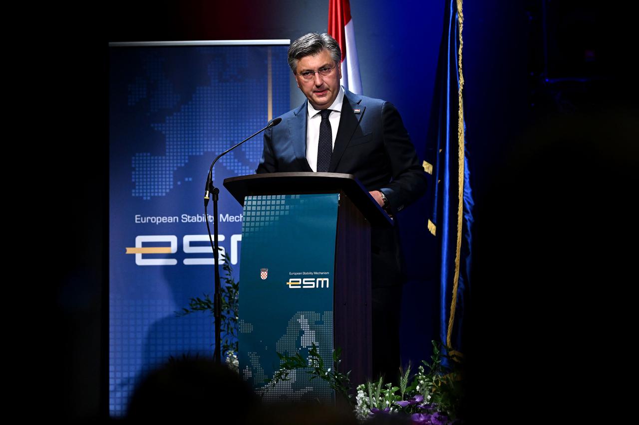 Zagreb: Andrej Plenković otvorio konferenciju "Ulazak Hrvatske u Europski stabilizacijski mehanizam kao 20. članice“