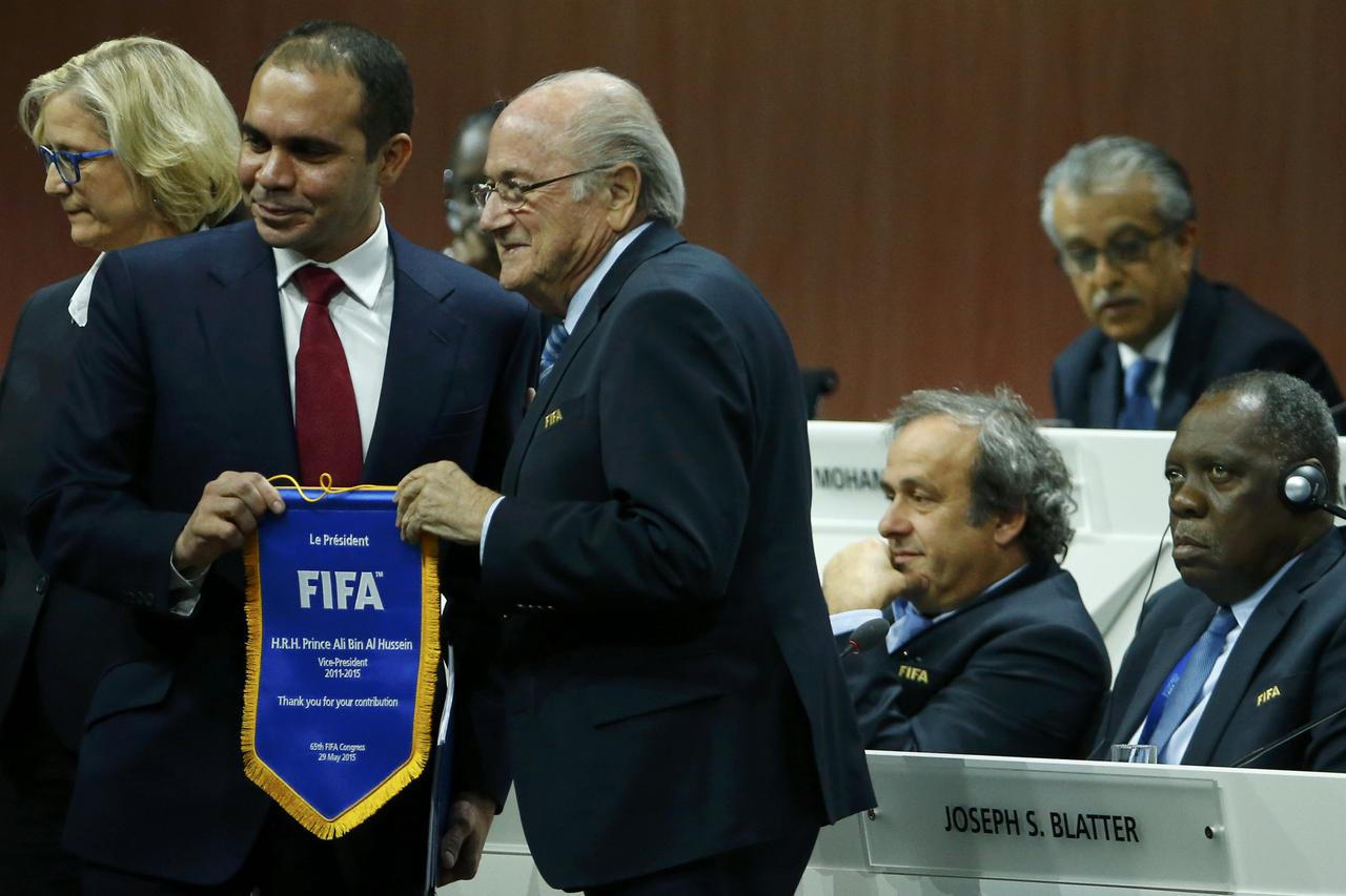Ali bin Al Hussein i Sepp Blatter