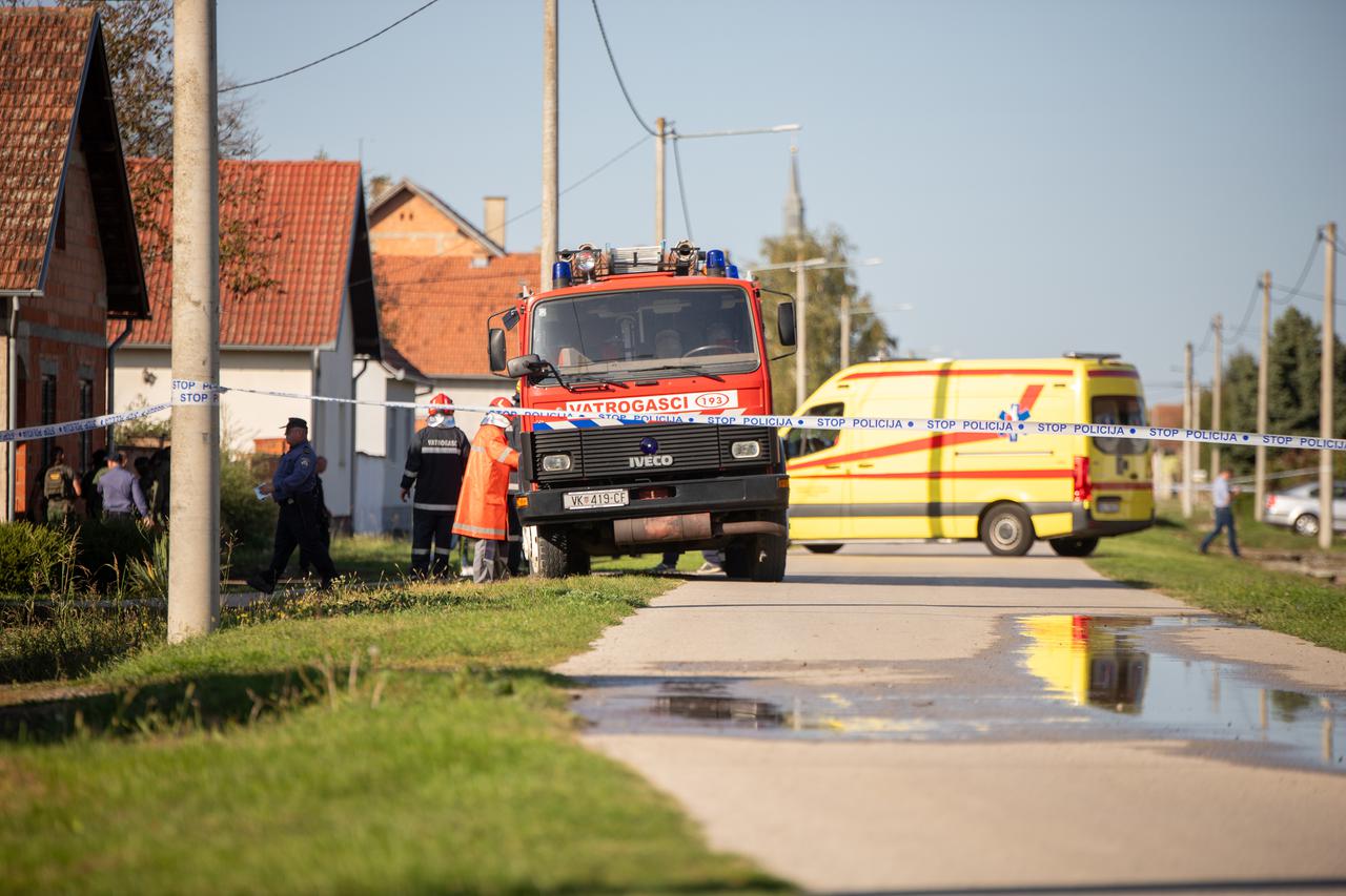 Muškarac se zatvorio u kuću u Slavoniji i prijeti, policija okružila kuću