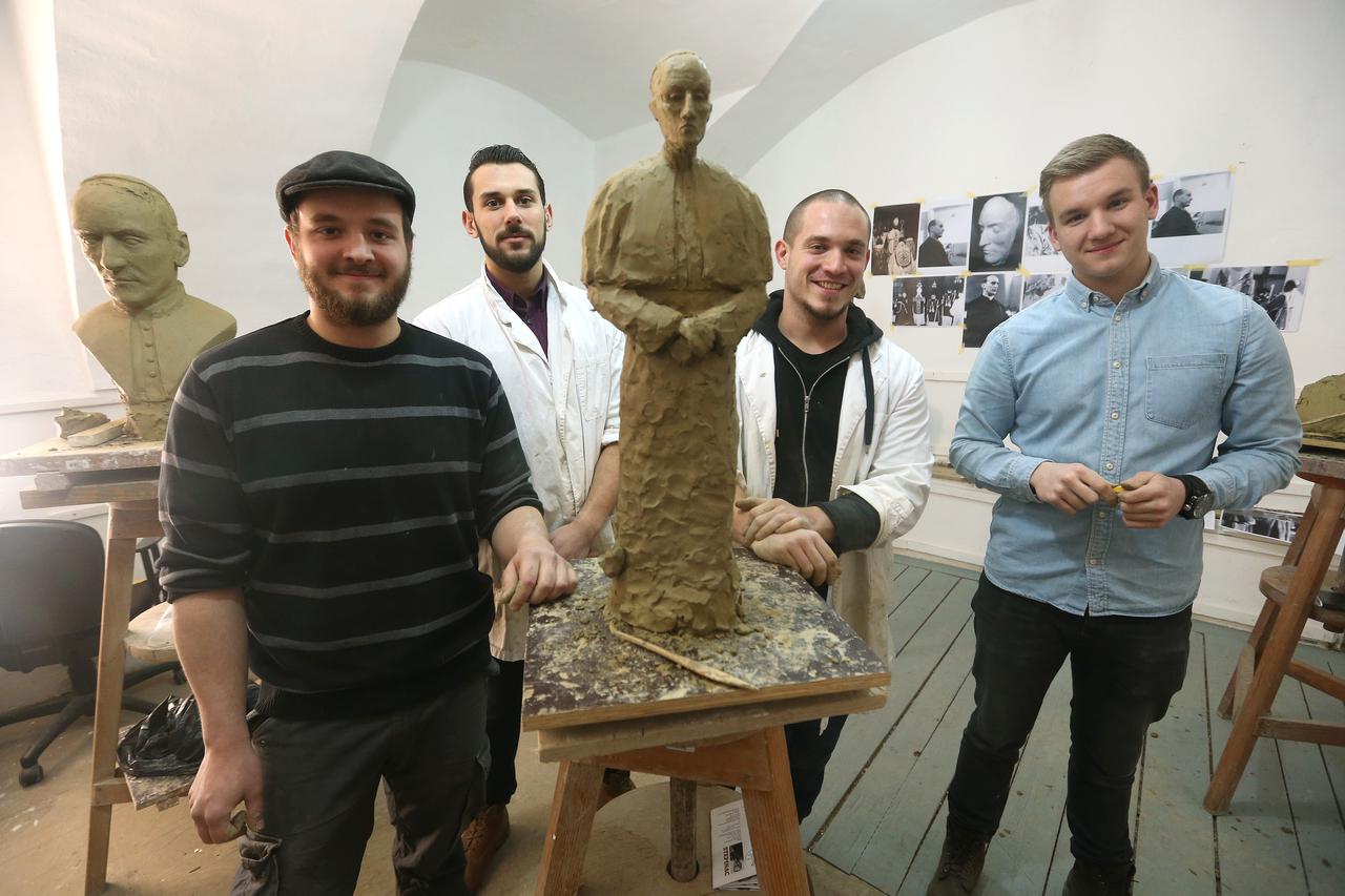 Zagreb: Studenti ALU od gline modeliraju bl. Alojzija Stepinca