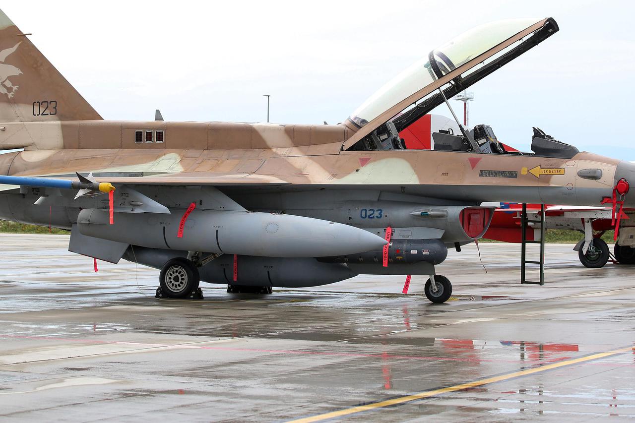 Borbeni avioni F-16 Barak Izraelskog ratnog zrakoplovstva