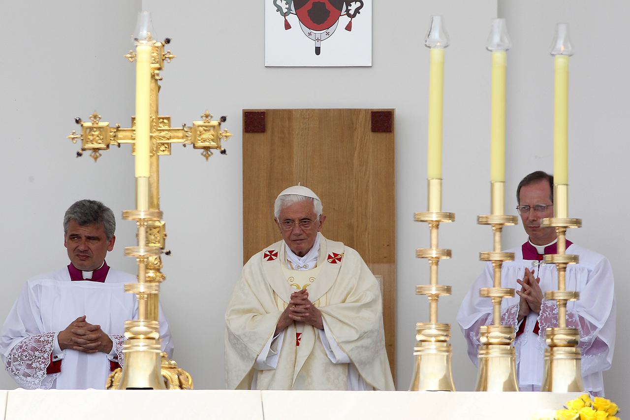 Zagreb: Papa predvodio sve?ano euharistijsko slavlje na Hipodromu