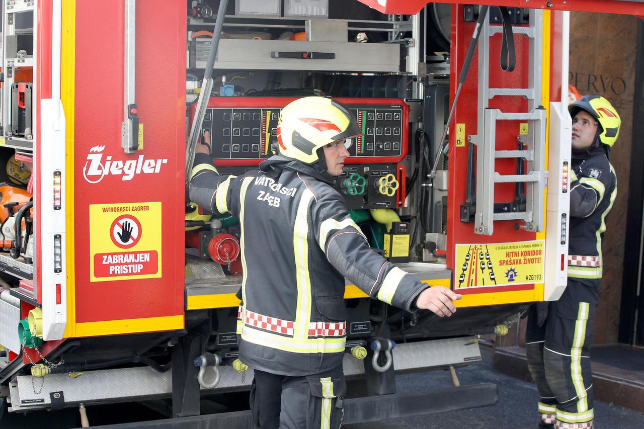 Zagreb: Vatrogasci intervenirali u Teslinoj