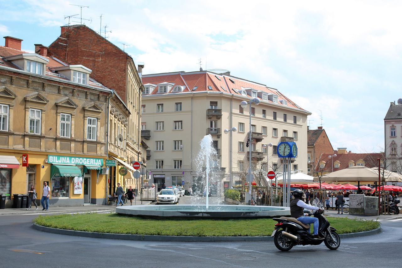 22.03.2017., Zagreb - Nova fontana na Britanskom trgu. Photo: Borna Filic/PIXSELL