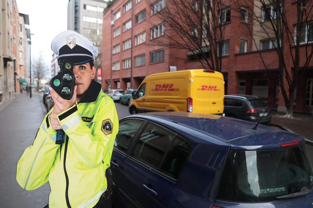 Uskoro na cestama po Sloveniji bit će postavljeni kartonski policajci 