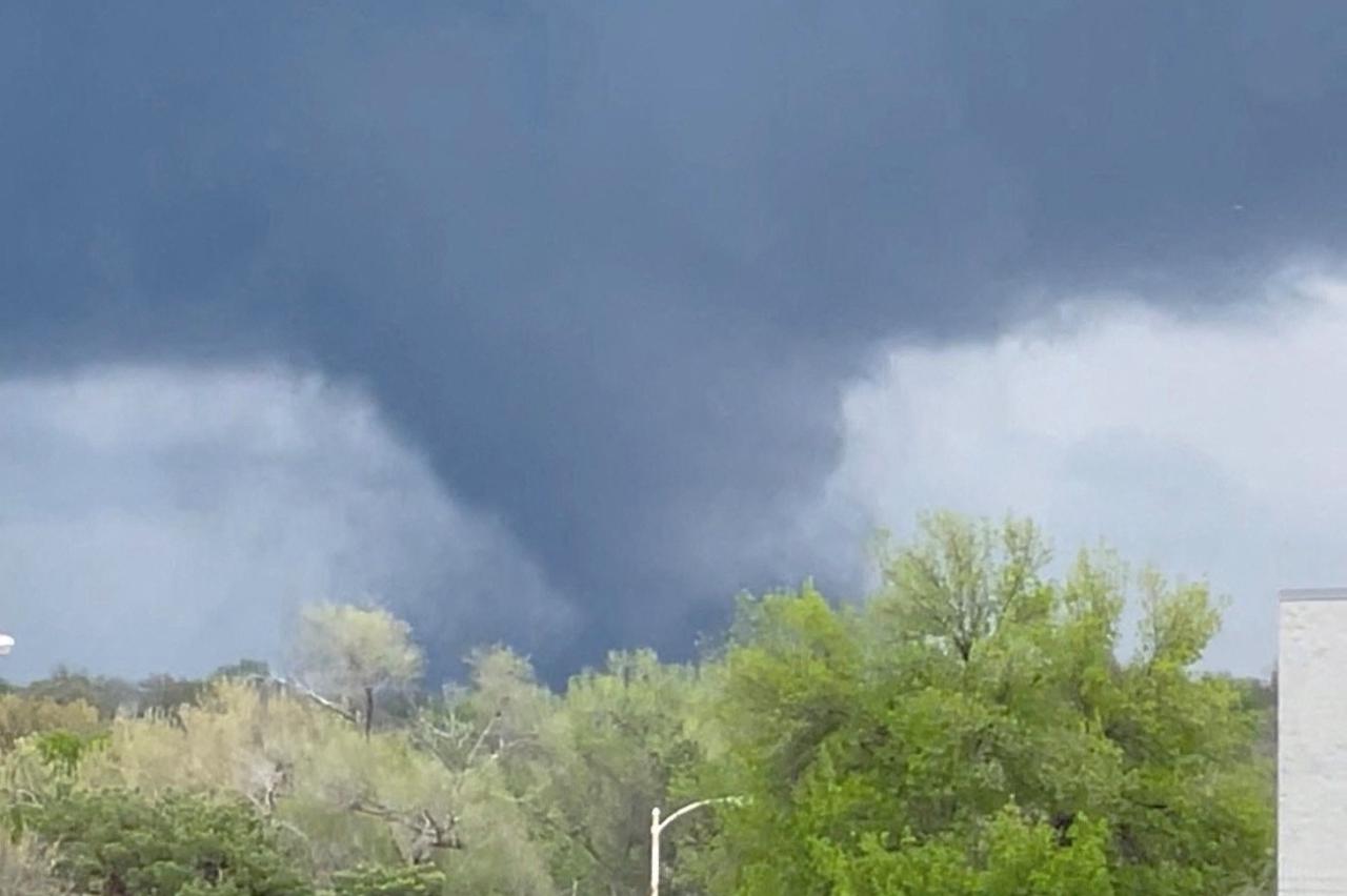 Tornado activity in Lincoln, Nebraska