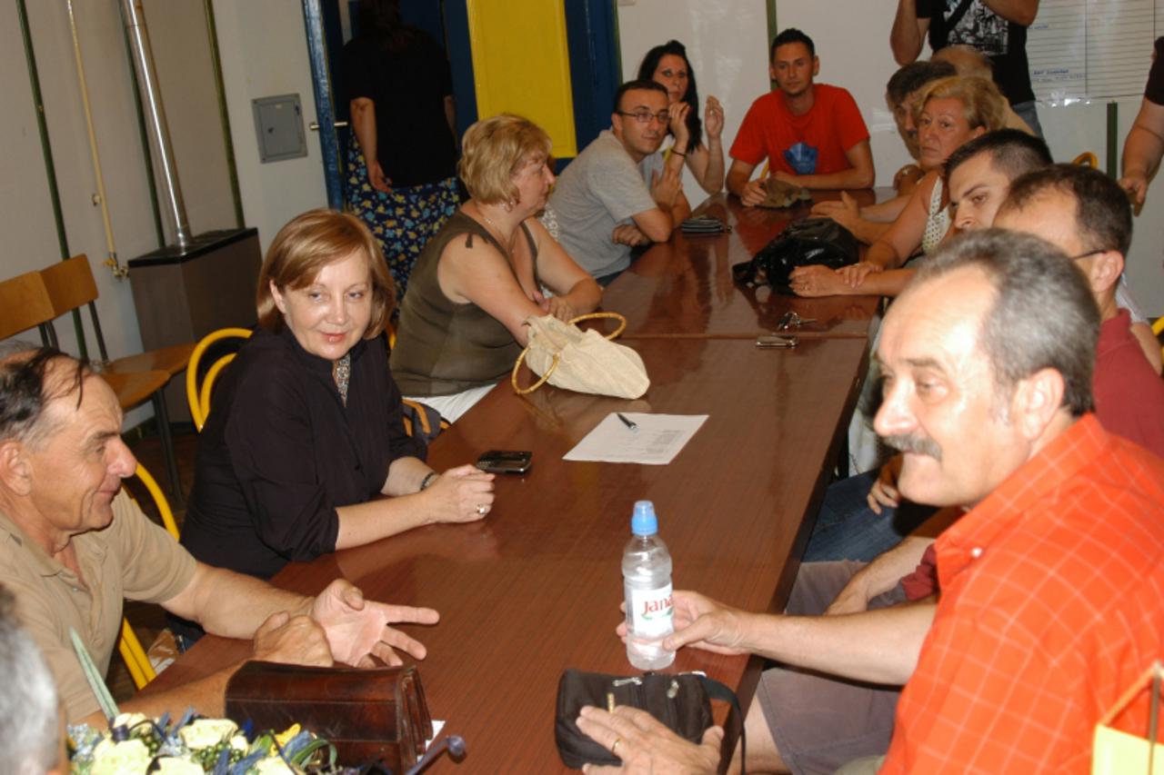 '07.09.2010., Bjelovar - Otkad je vecina bjelovarskih clanova napustila stranku, gradski ogranak HSLS-a ostaje i bez prostorija za rad Photo: Damir Spehar/PIXSELL'
