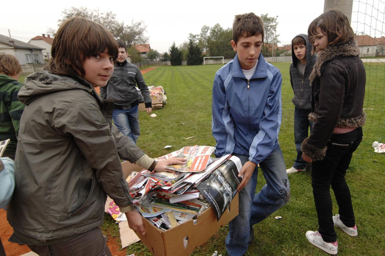 '14.10.2010., Nedelisce- Akcija skupljanja starog papira u OS Nedelisce. Photo: Vjeran Zganec Rogulja/PIXSELL'