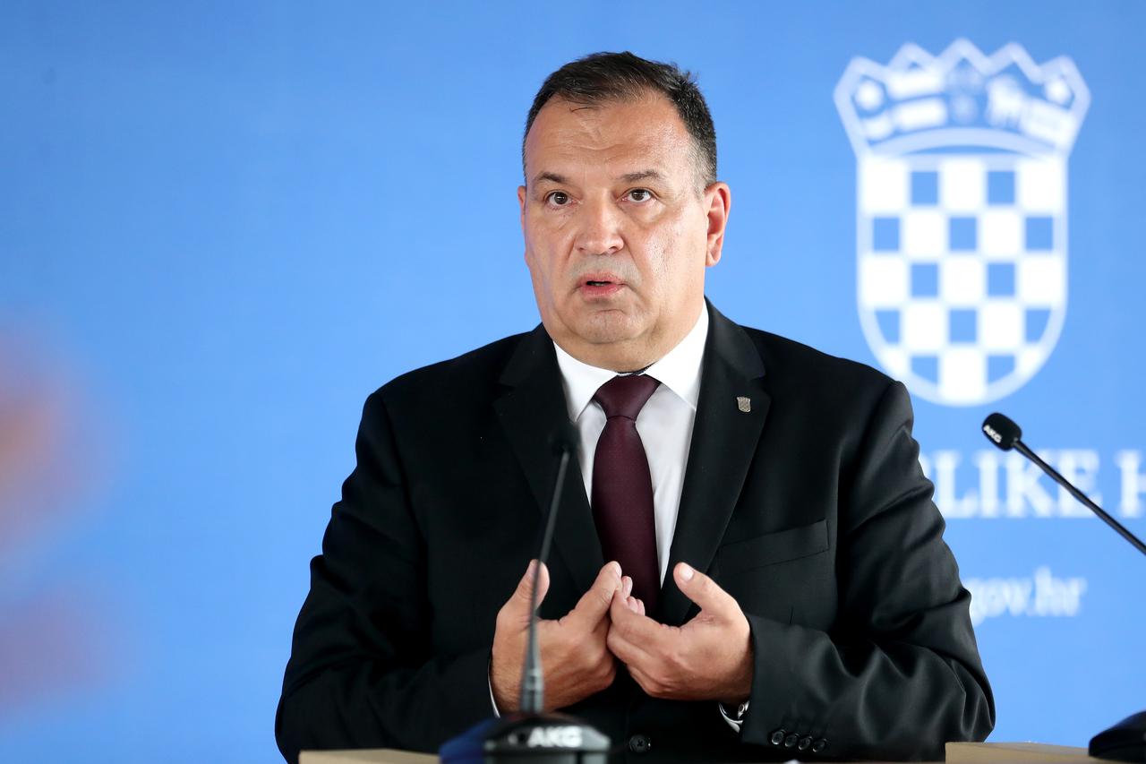 Zagreb: Ministar Vili Beroš obratio se medijima nakon sjednice Vlade RH
