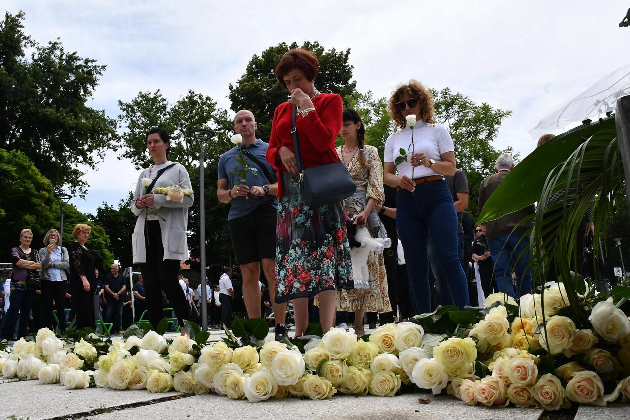 Slavonski Brod: 21. Susret sje​ćanja na poginulu djecu u Domovinskom ratu "Mali kri​ž​ - velika ​ž​rtva"​