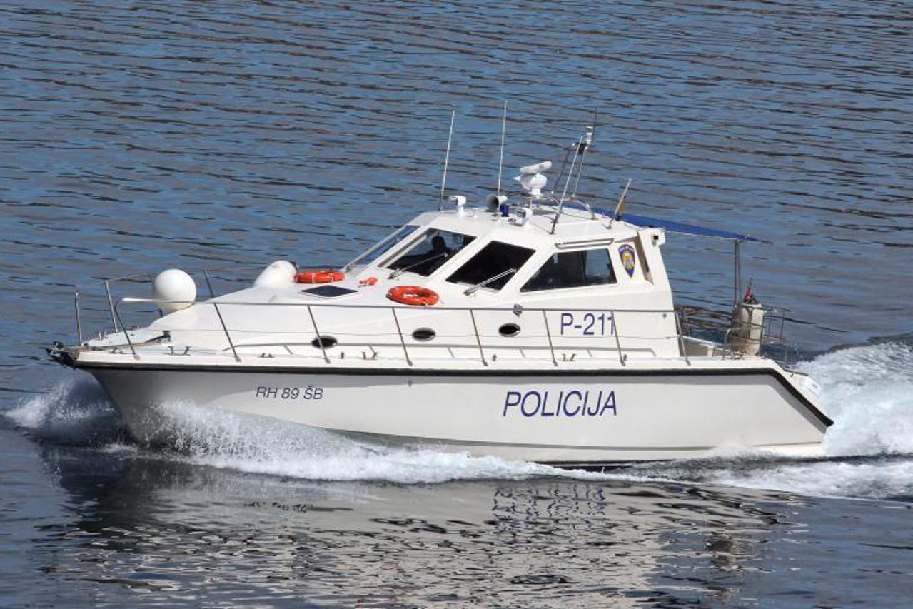 policija,policijski brod,policijsko plovilo,obalna straža