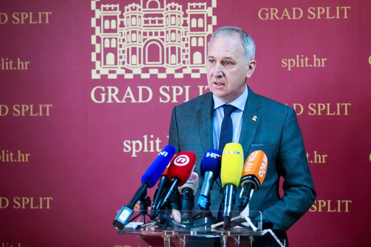 Split: Gradonačelnik Andro Krstulović Opara dao izjavu o slučaju trostrukokg ubojstva