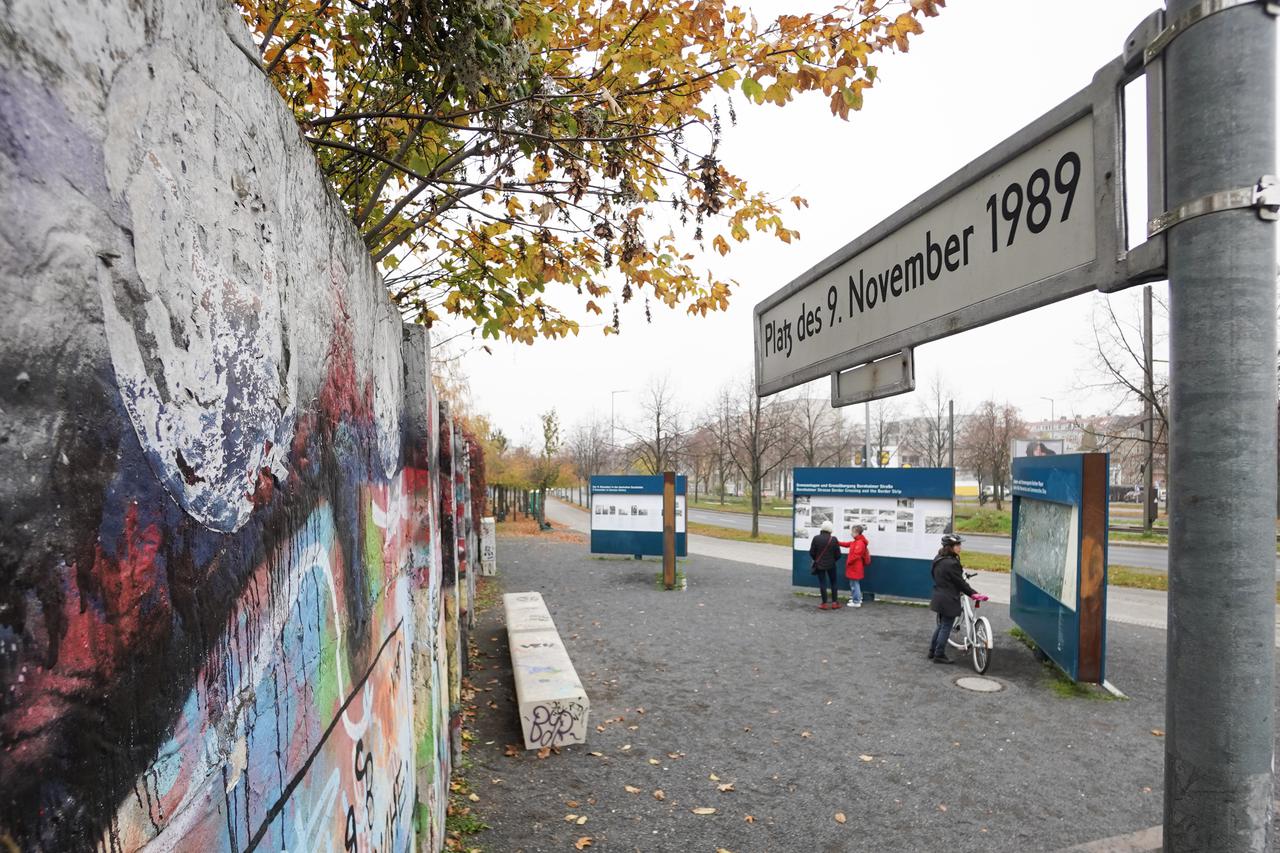 Berlinski zid pao je prije 31 godinu