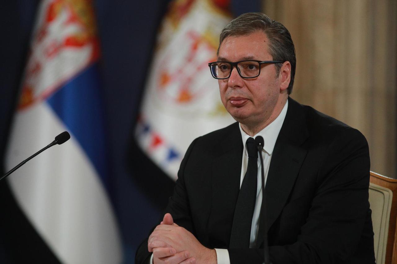 Predsjednik Srbije Vučić se obratio javnosti nakon stravičnog masakra, dječak smješten na psihijatriju, a otac je uhićen