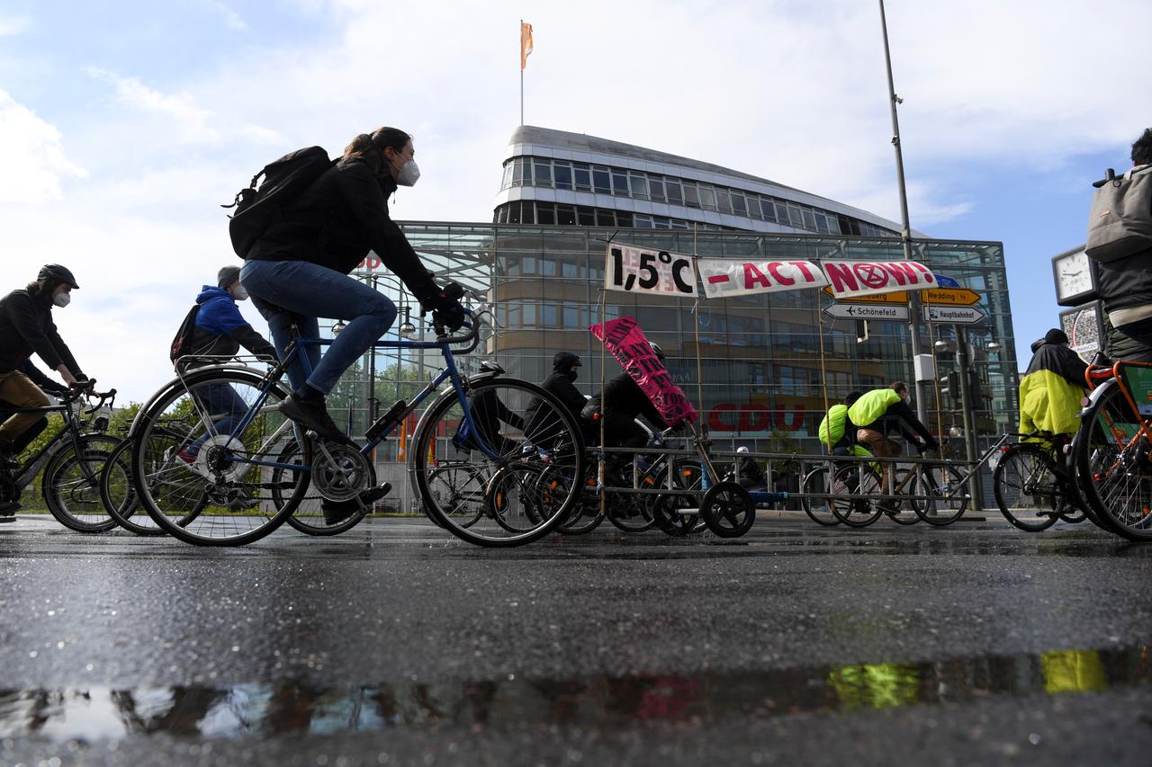 Fridays for Future bike protest in Berlin