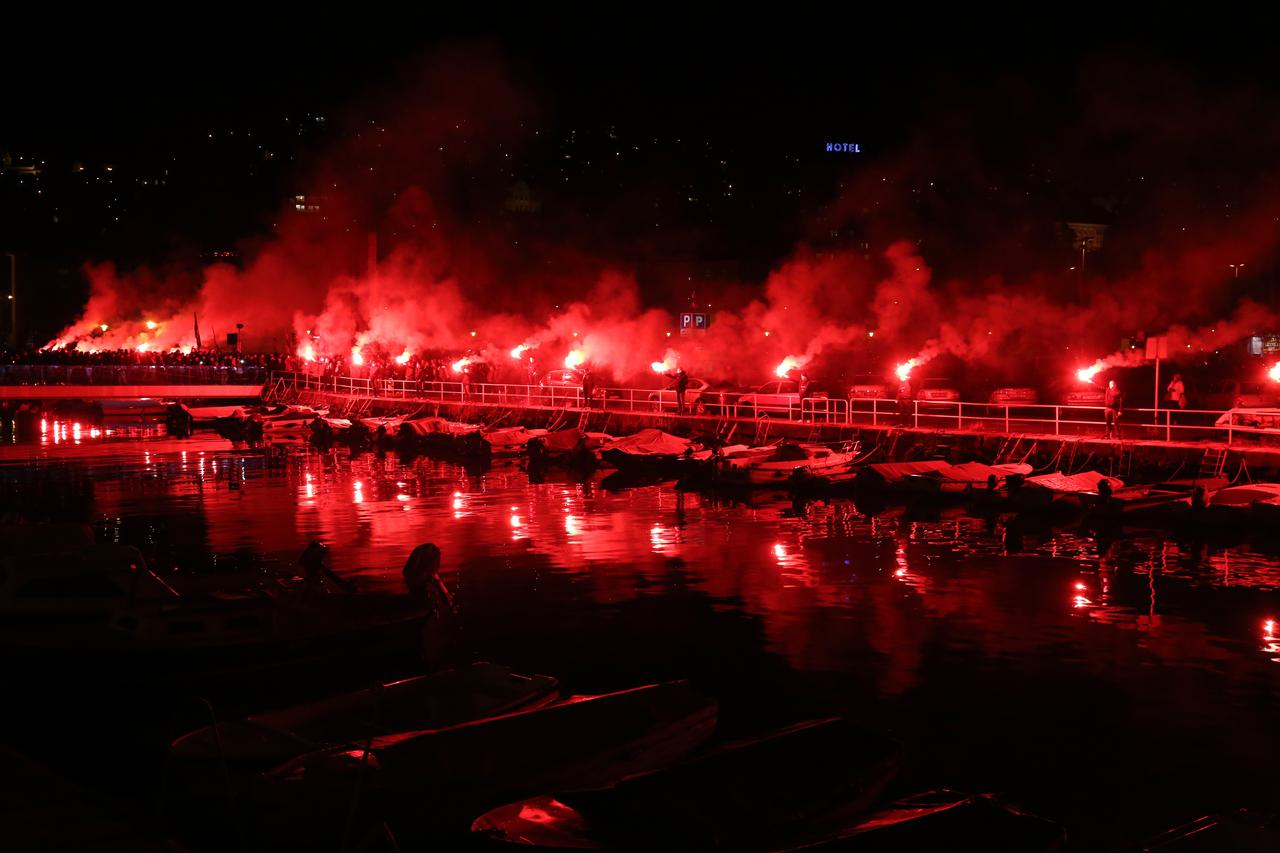 Rijeka: Tradicionalni mimohod građana i paljenje svijeća povodom Dana sjećanja na Vukovar
