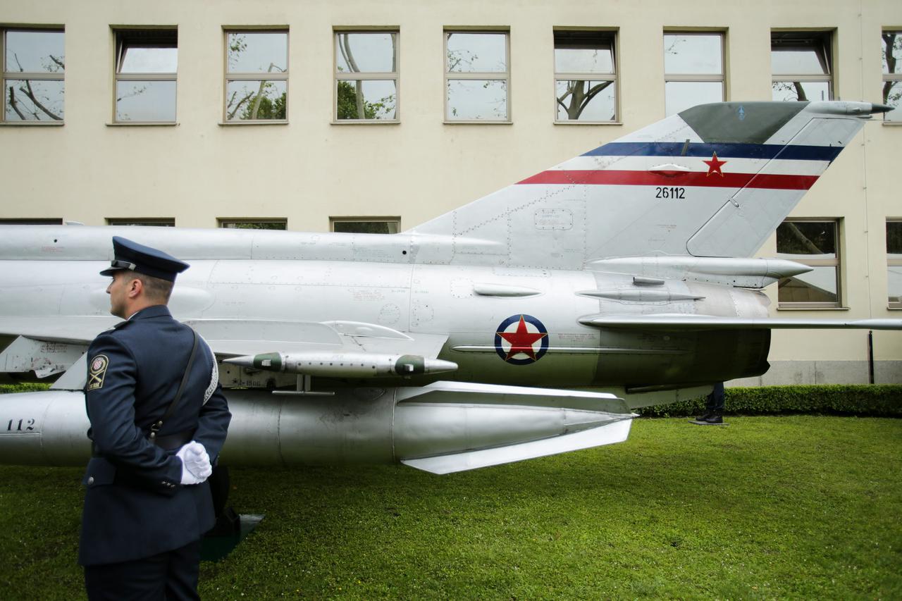 Perešinov avion koji je nakon 28 godina vraćen u RH, izložen ispred Ministarstva obrane