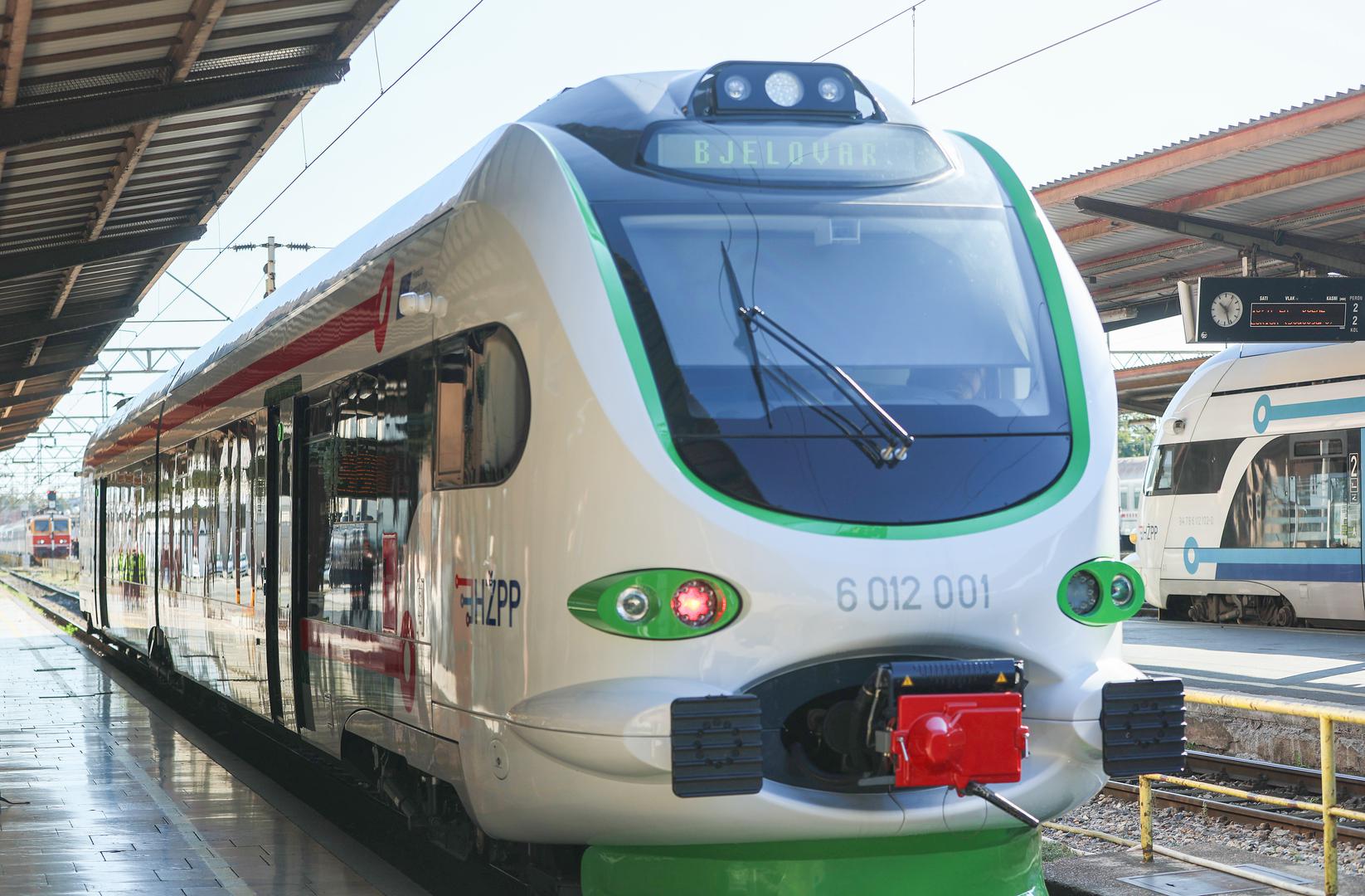 Na prvoj vožnji sudjelovali su potpredsjednik Vlade i ministar mora, prometa i infrastrukture Oleg Butković, predsjednik Uprave HŽ Putničkog prijevoza Željko Ukić te predsjednik Uprave KONČARA – Elektroindustrije Gordan Kolak.

