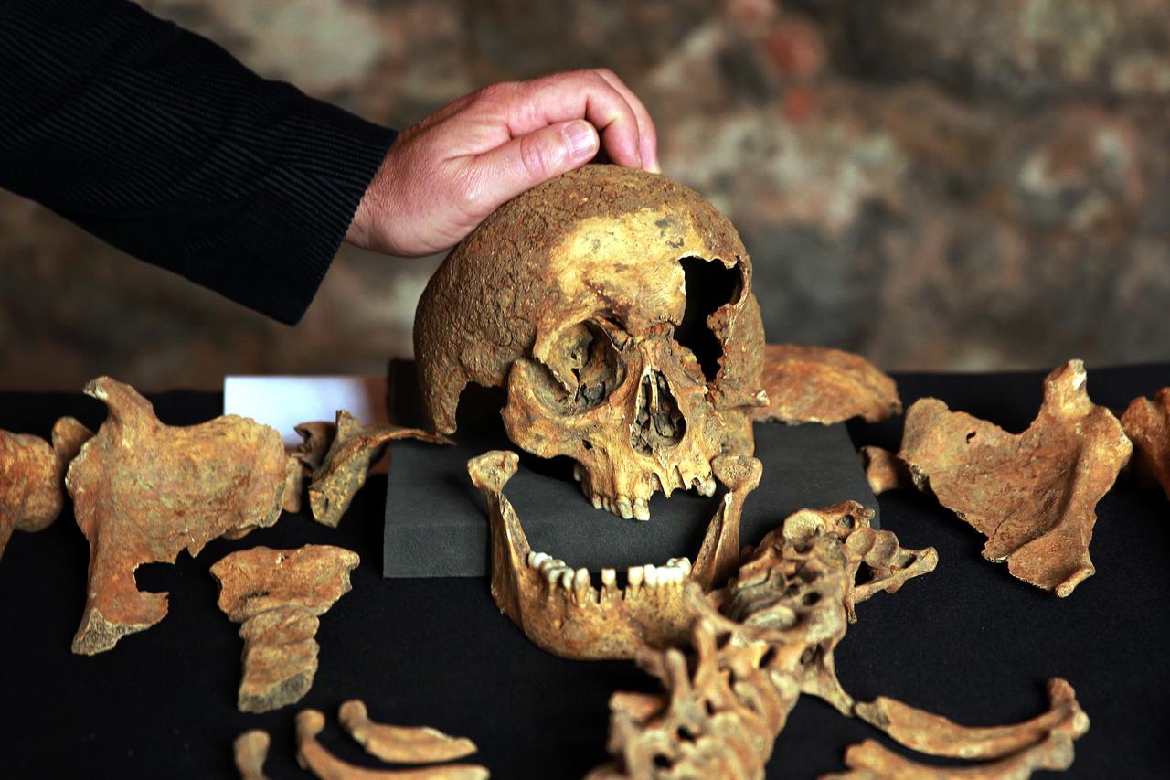 Kosturi umrlih od kuge