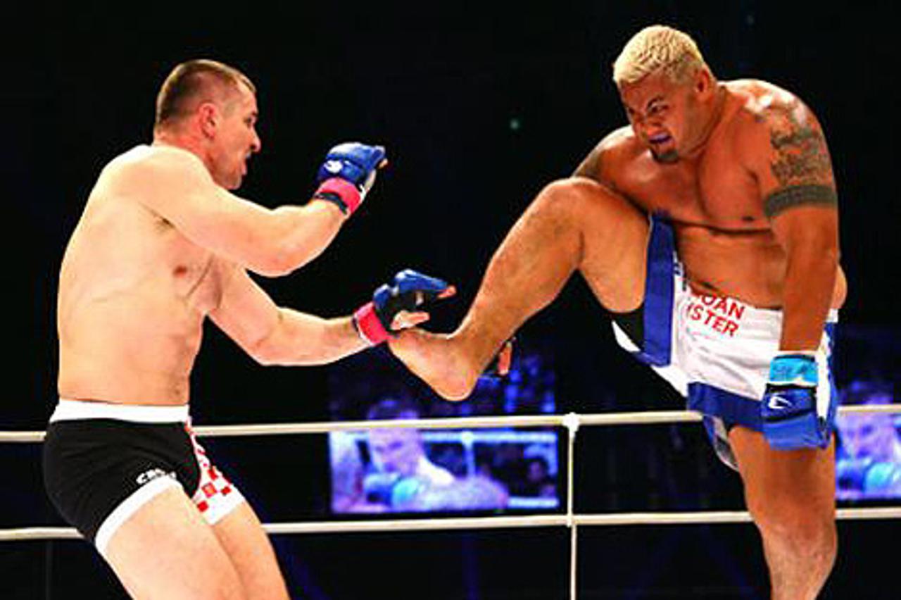 Cro Cop - Mark Hunt, 31. prosinac 2005.
