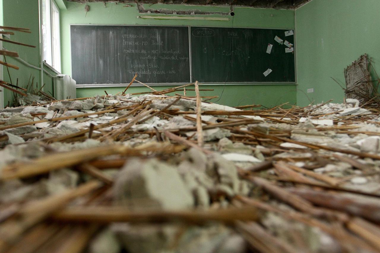 urušen strop,Osijek,škola