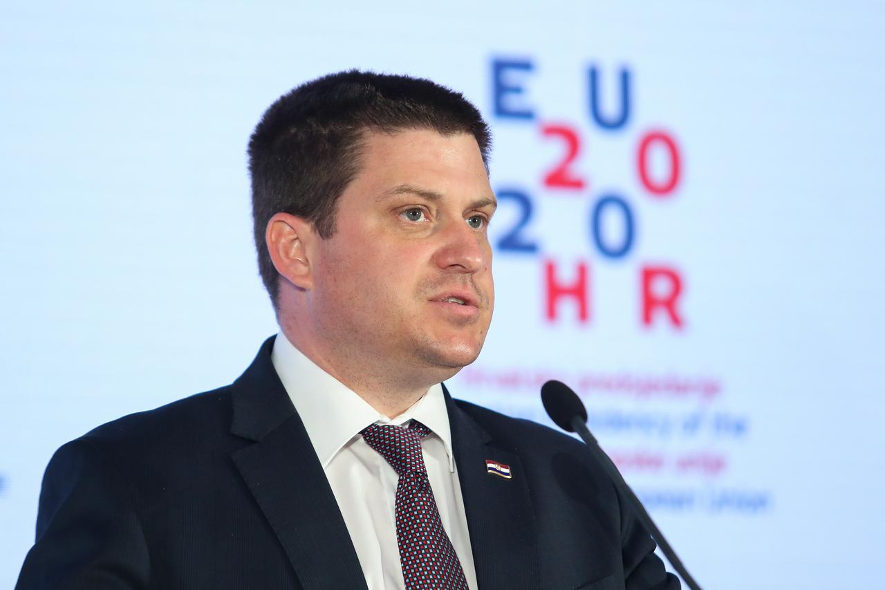 Zagreb: Video konferencija ministra Olega Butkovića