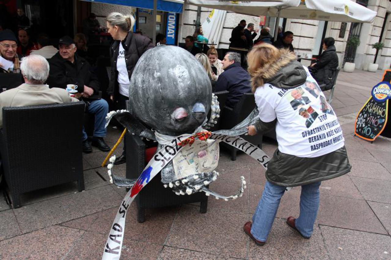 Rijeka,performans,hobotnica