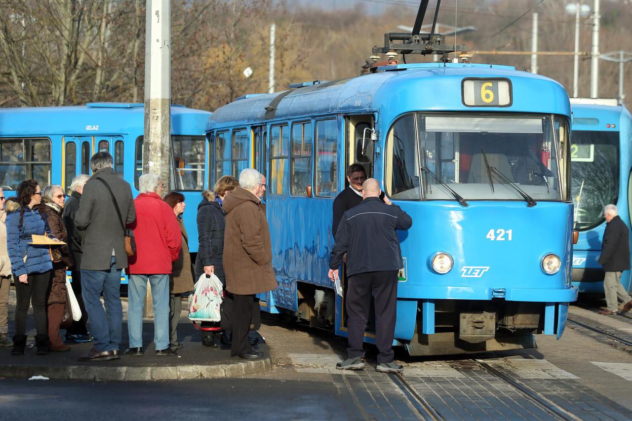 Zagreb: Zbog kvara na šestici na okretištu ?rnomerec došlo do kra?eg zastoja u prometu