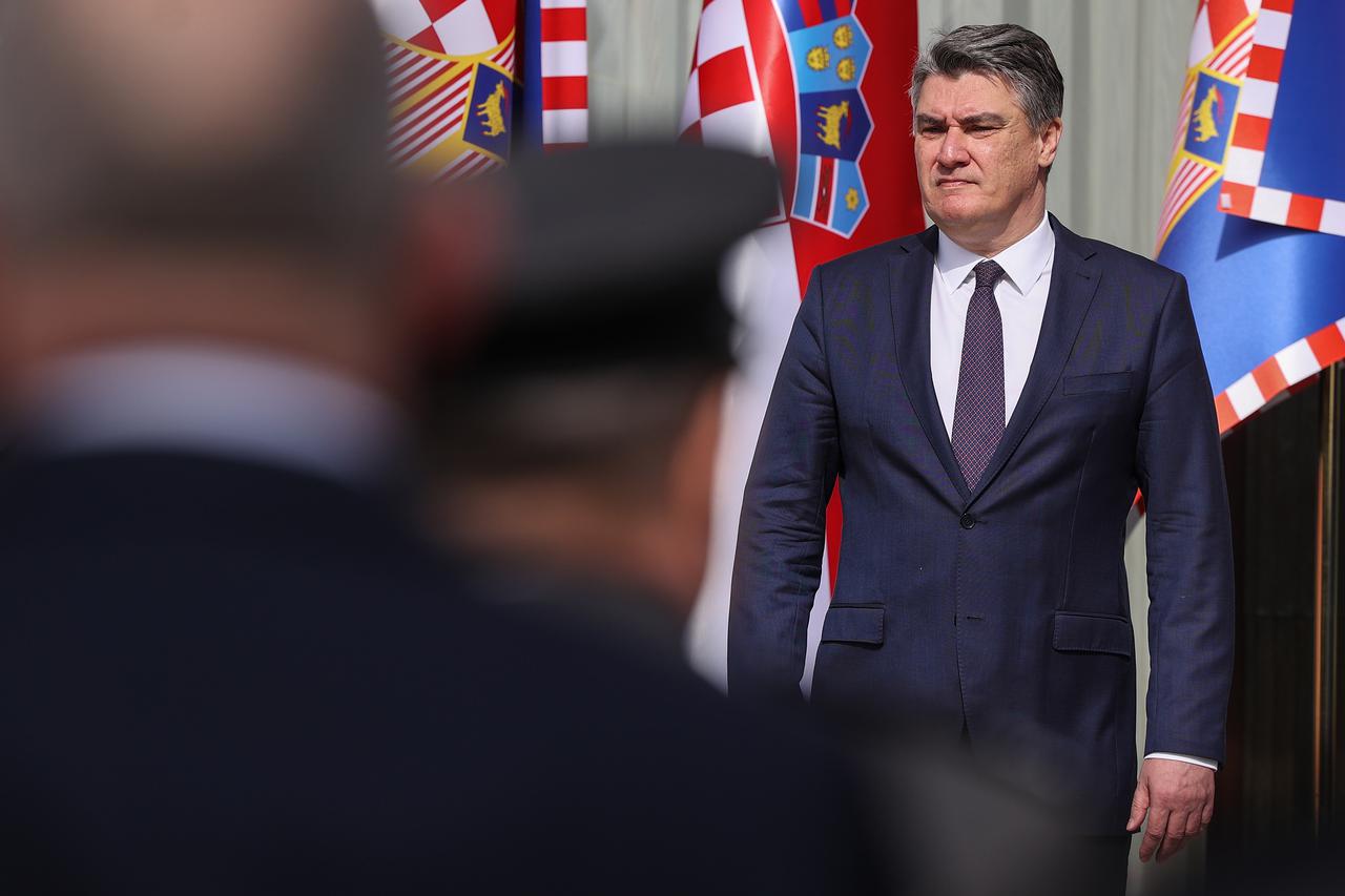 Predsjednik Milanović uručio časničke bodeže i zahvalnice