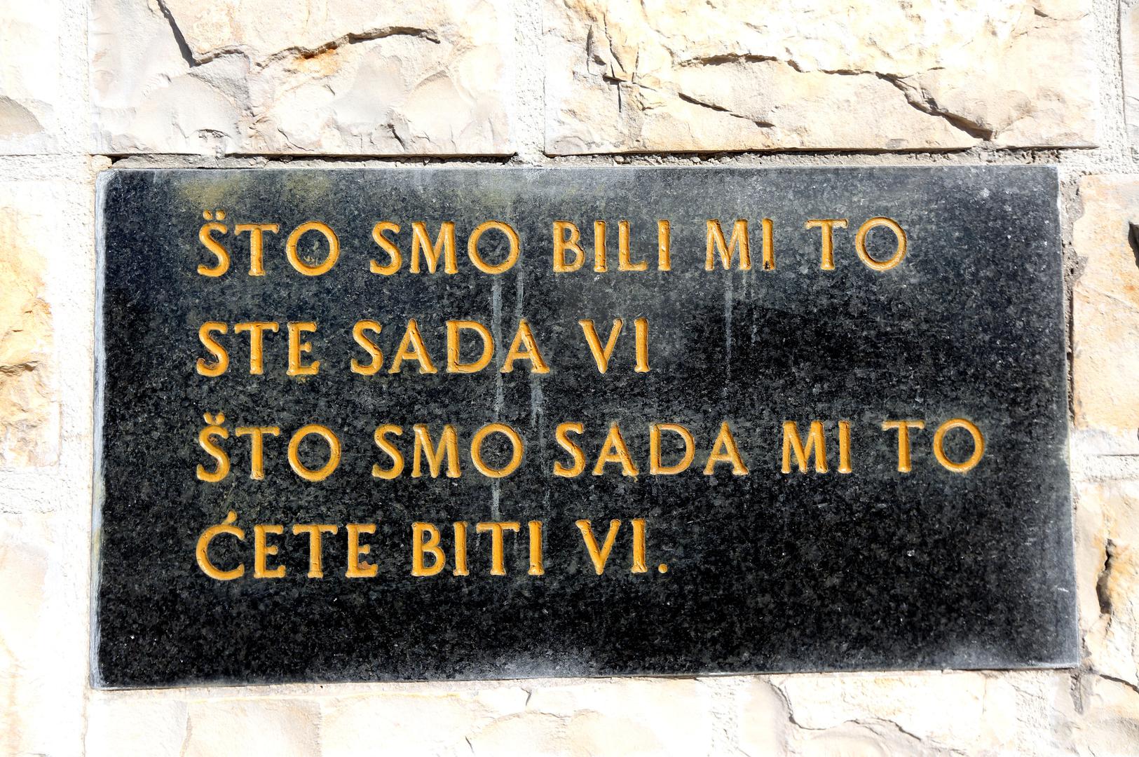 Sanduk i dalje stoji nasred groblja. U njemu nema posmrtnih ostataka. Zato nema obilježja kaznenog djela remećenja mira pokojnika