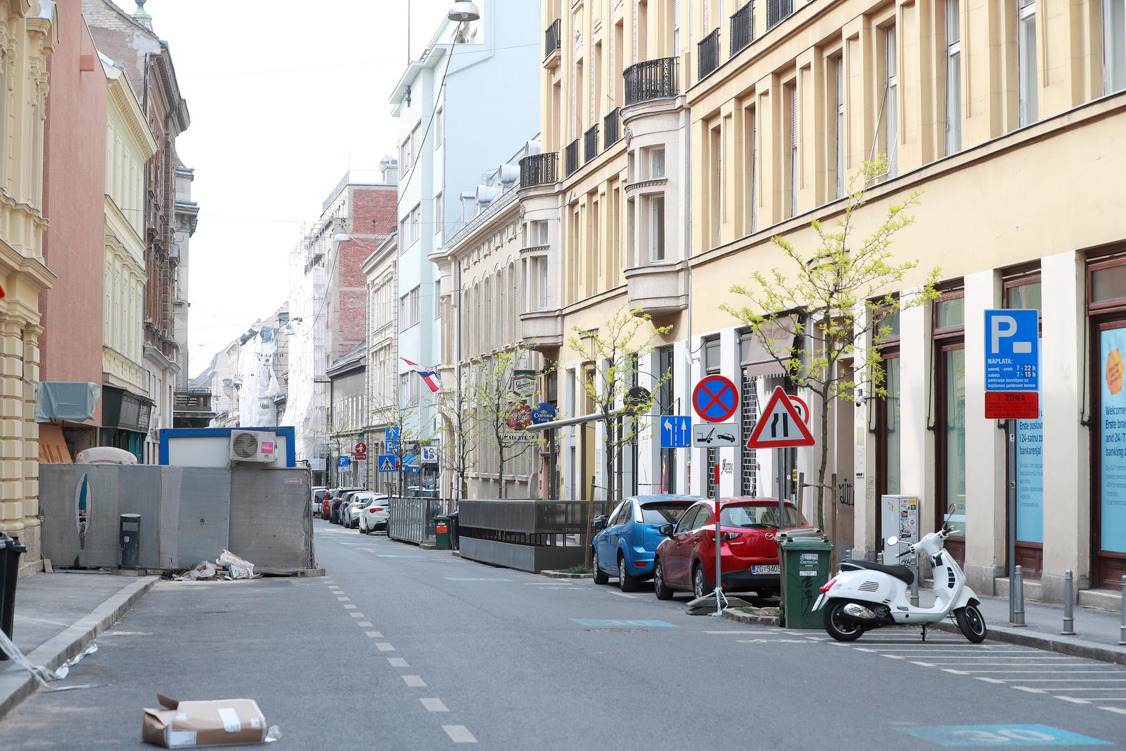 Trg bana Jelačića, Ilica, Zrinjevac i Dolac jutros su bili sablasno prazni.