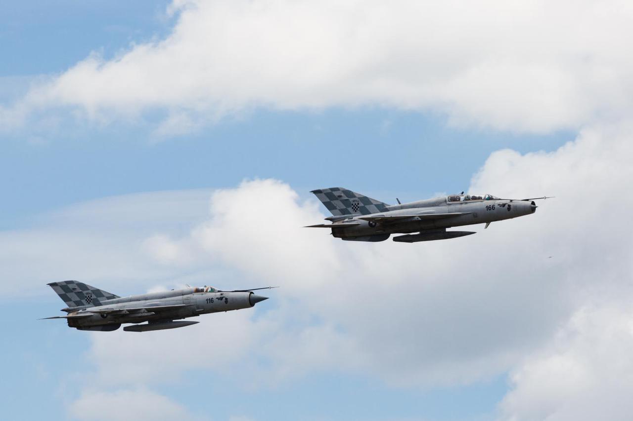 Zemunik: Dodjela letačkog znaka kadetima 24. naraštaja vojnih pilota