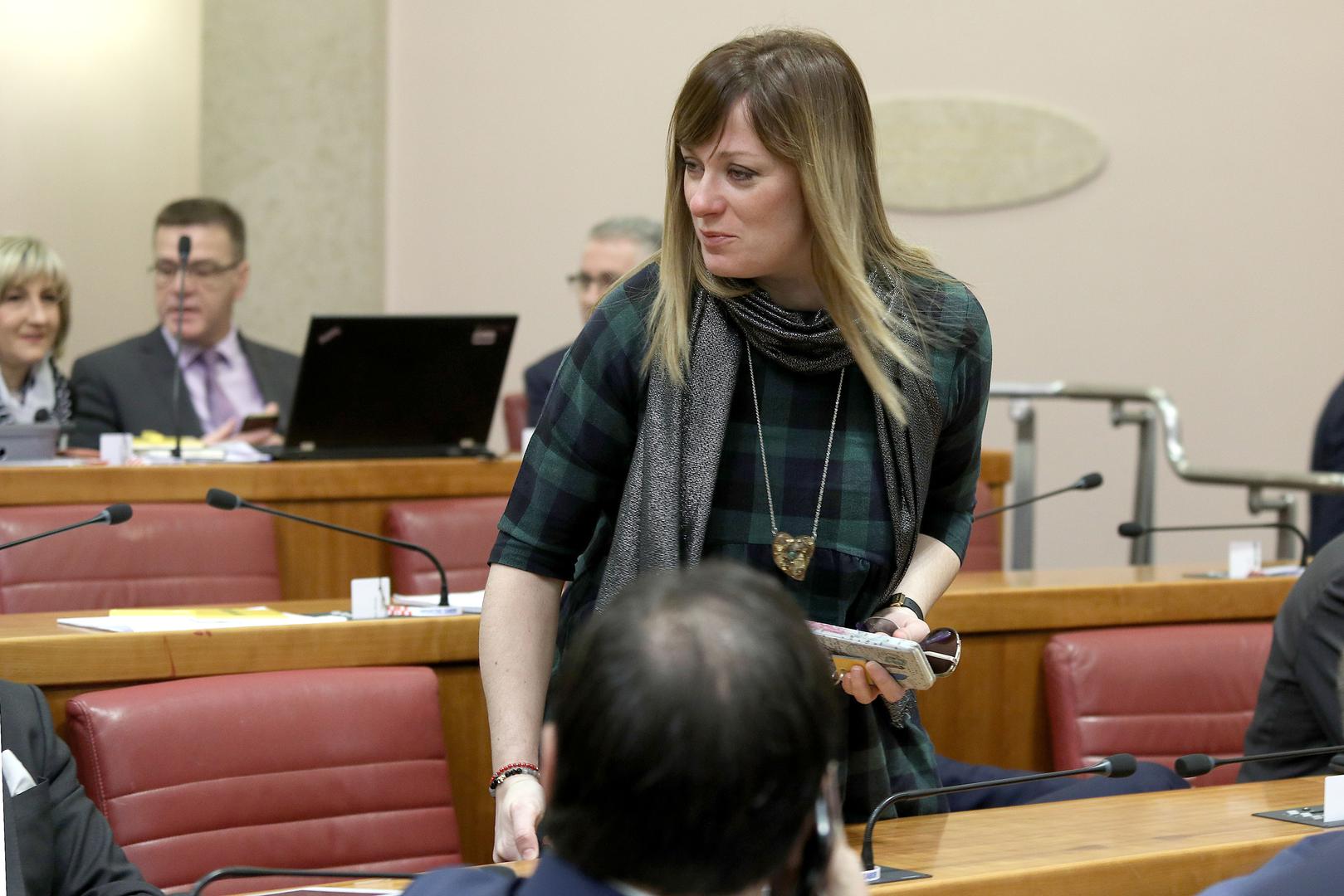 Zastupnica HDZ-a i ugledna sisačka liječnica Željka Josić vrlo ozbiljno shvaća svoju dužnost i trudna redovito dolazi u Sabor.