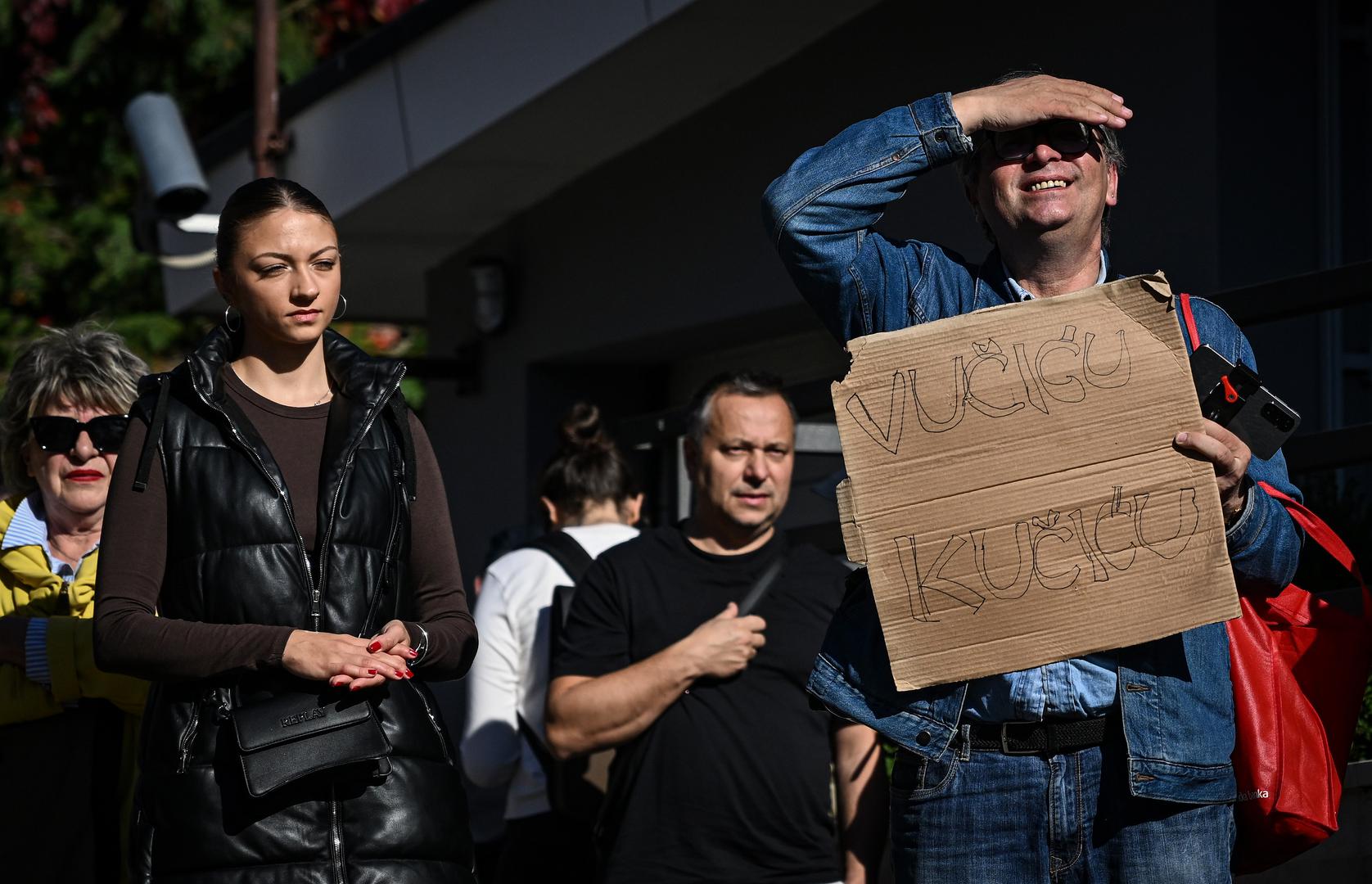 01.11.2025., Zagreb  - Prosvjed ispred Veleposlanstva Republike Srbije na godisnjicu pada nadstresnice u Novom Sadu Photo: Josip Regovic/PIXSELL