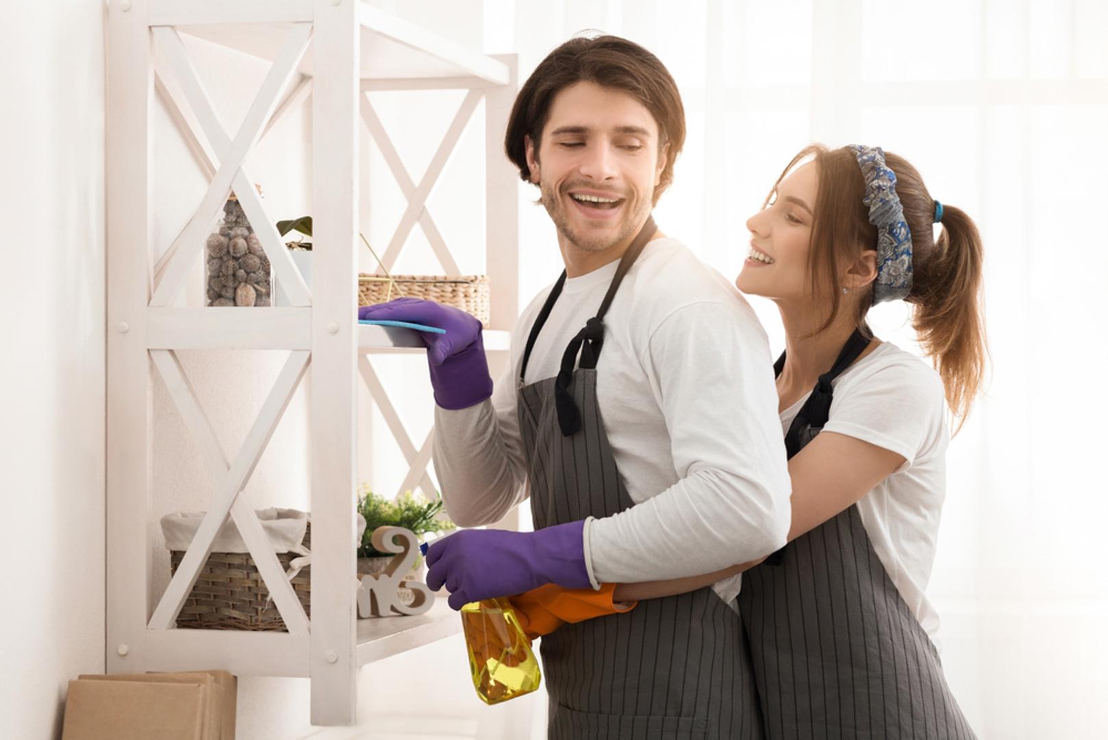 Jednakost i zajedništvo: Od roditeljskih dopusta do ravnopravne podjele kućanskih poslova, osjećaj pravednosti kod Finaca hrani zadovoljstvo, a podrška zajednice doprinosi osjećaju sigurnosti. U kući uvedite rotaciju zadataka i tjedni 'check-in' o raspodjeli vremena i brige.