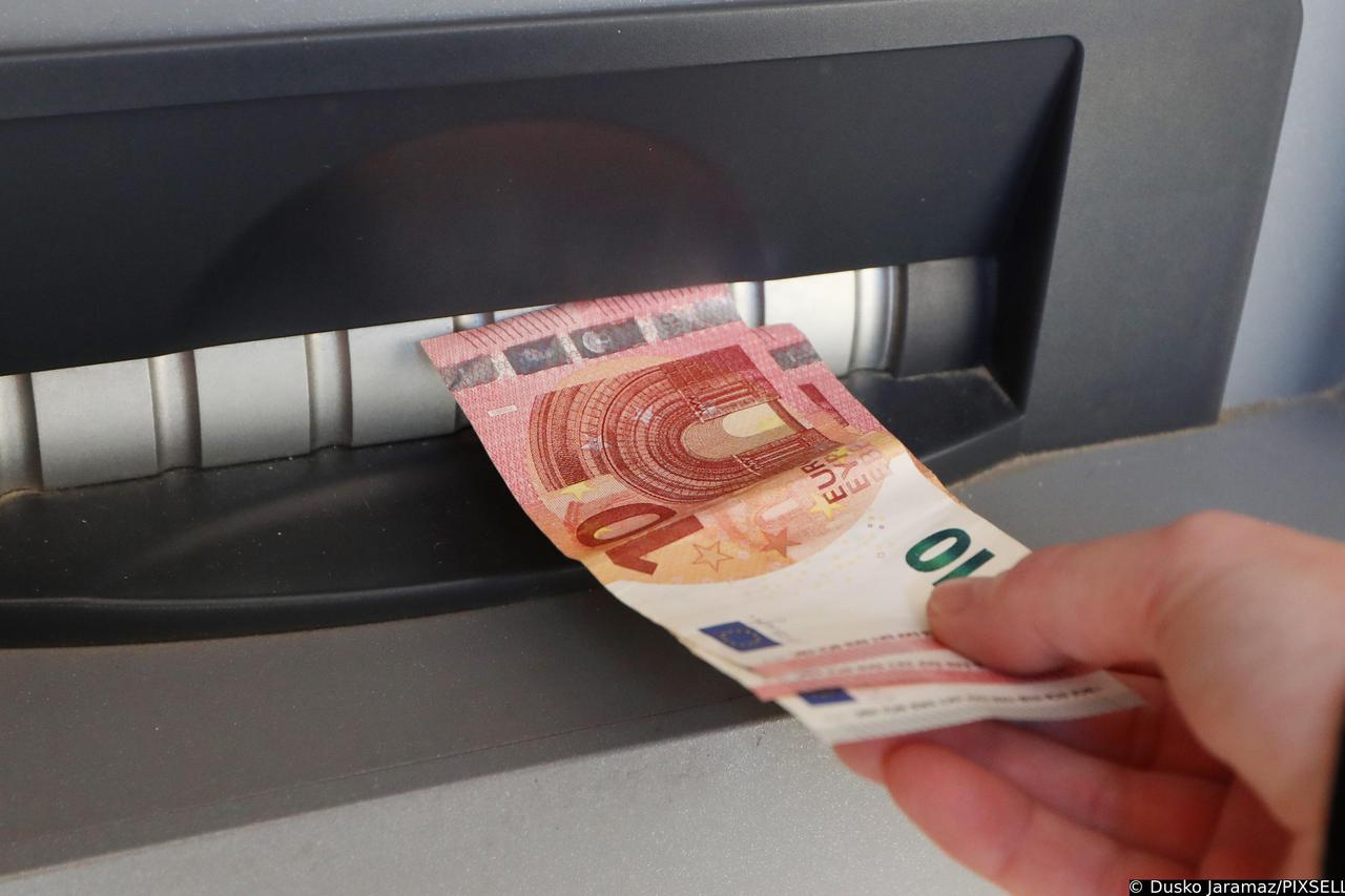 Od 16. siječnja opet plaćanje naknade na bankomatima drugih banaka