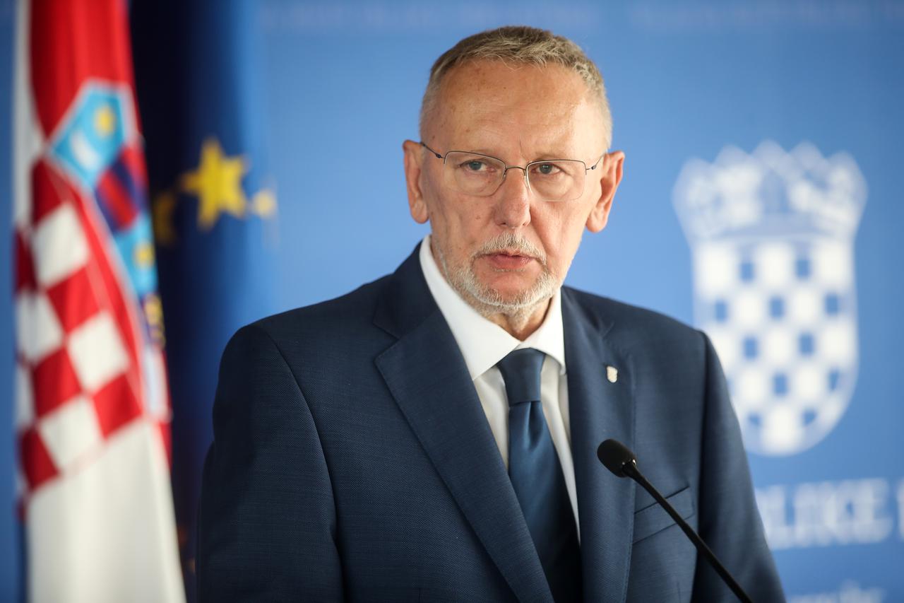 Zagreb: Davor Božinović obratio se medijima nakon sjednice Vlade