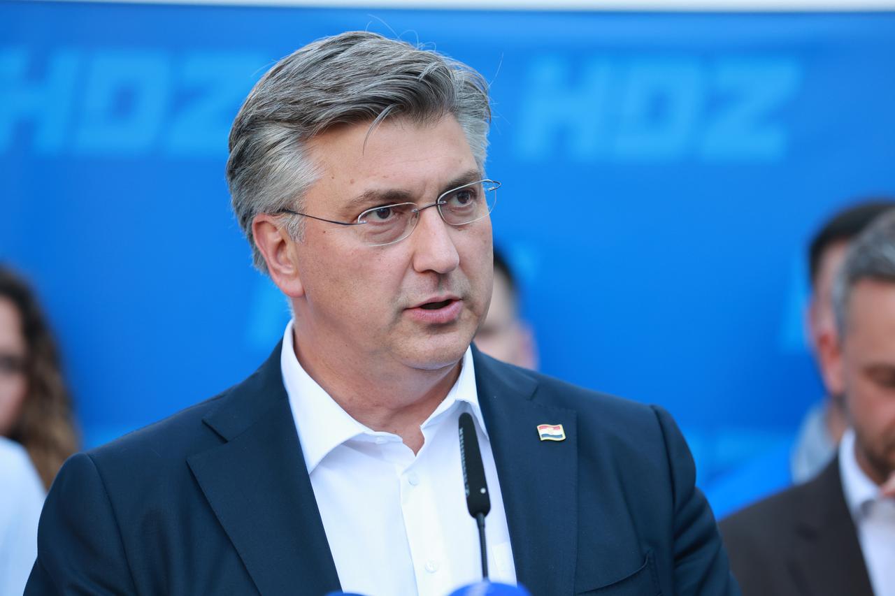 Andrej Plenković u sklopu predizborne kampanje posjetio Vukovar