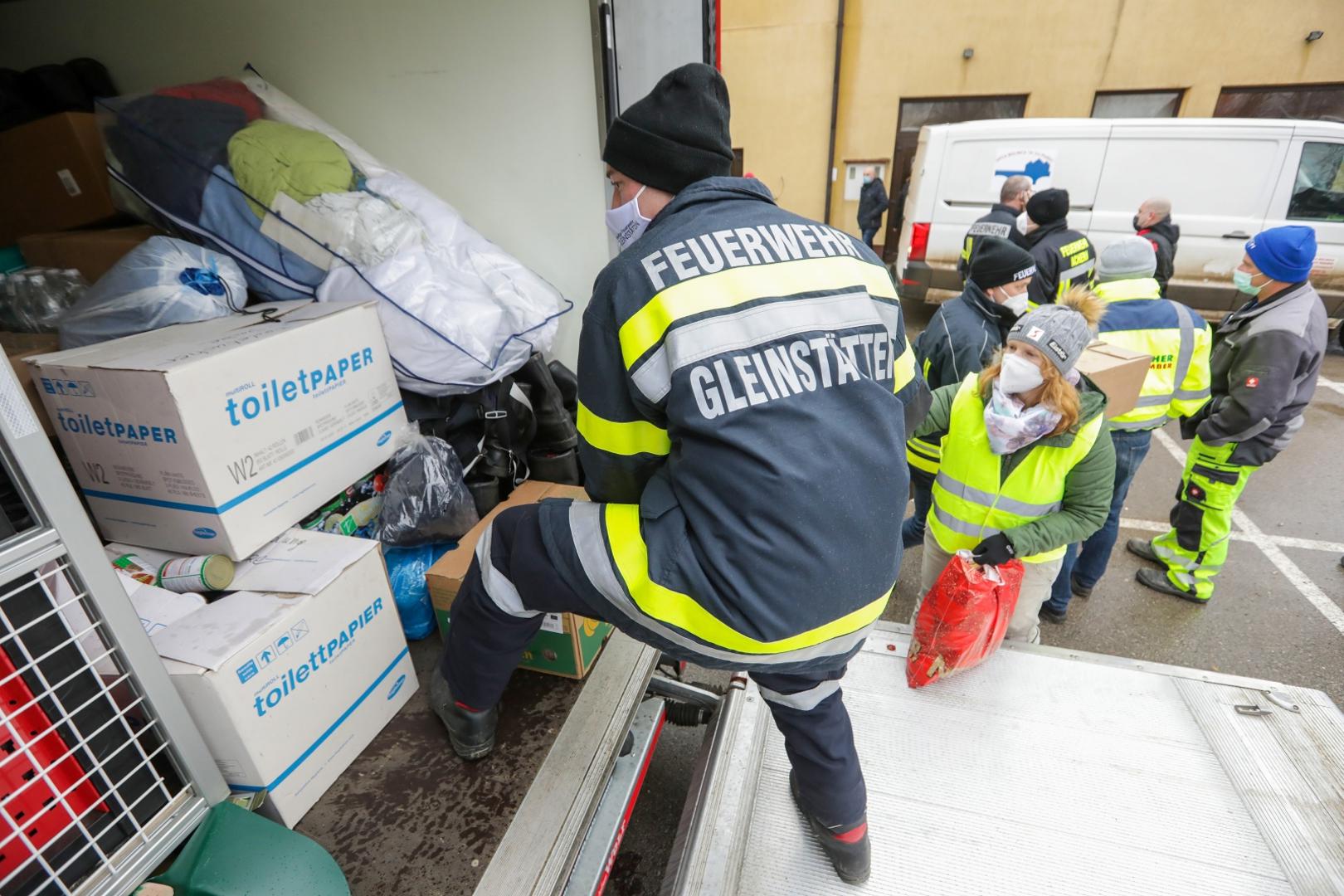 08.01.2021., Sisak - U skladiste Agro simpa stigao je austrijski konvoj kamiona s pomoci za potresom pogodjena podrucja u Sisacko-moslavackoj zupaniji. Photo: Robert Anic/PIXSELL