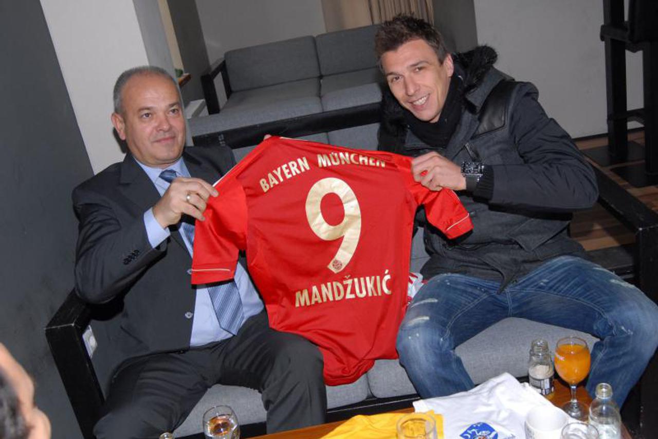 Mario Mandžukić (1)