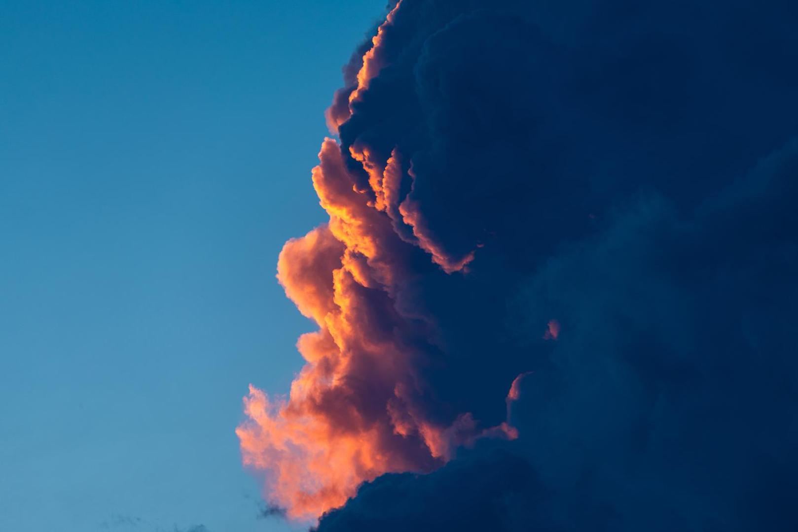 "Vremenski vrtuljak" upotpunio je rozi zalazak Sunca.

