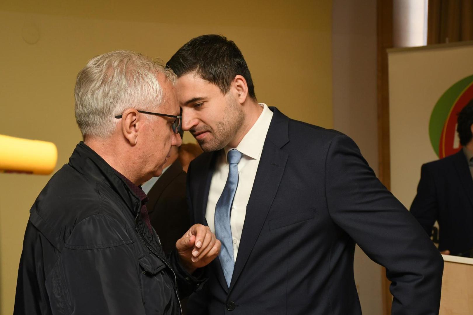 16.05.2020., Bjelovar - Potpisana suradnja izmedju "Restart" koalicije i Nezavisne liste Damira Bajsa na predstojecim parlamentarnim izborima. Rajko Ostojic, Davor Bernardic  Photo: Damir Spehar/PIXSELL