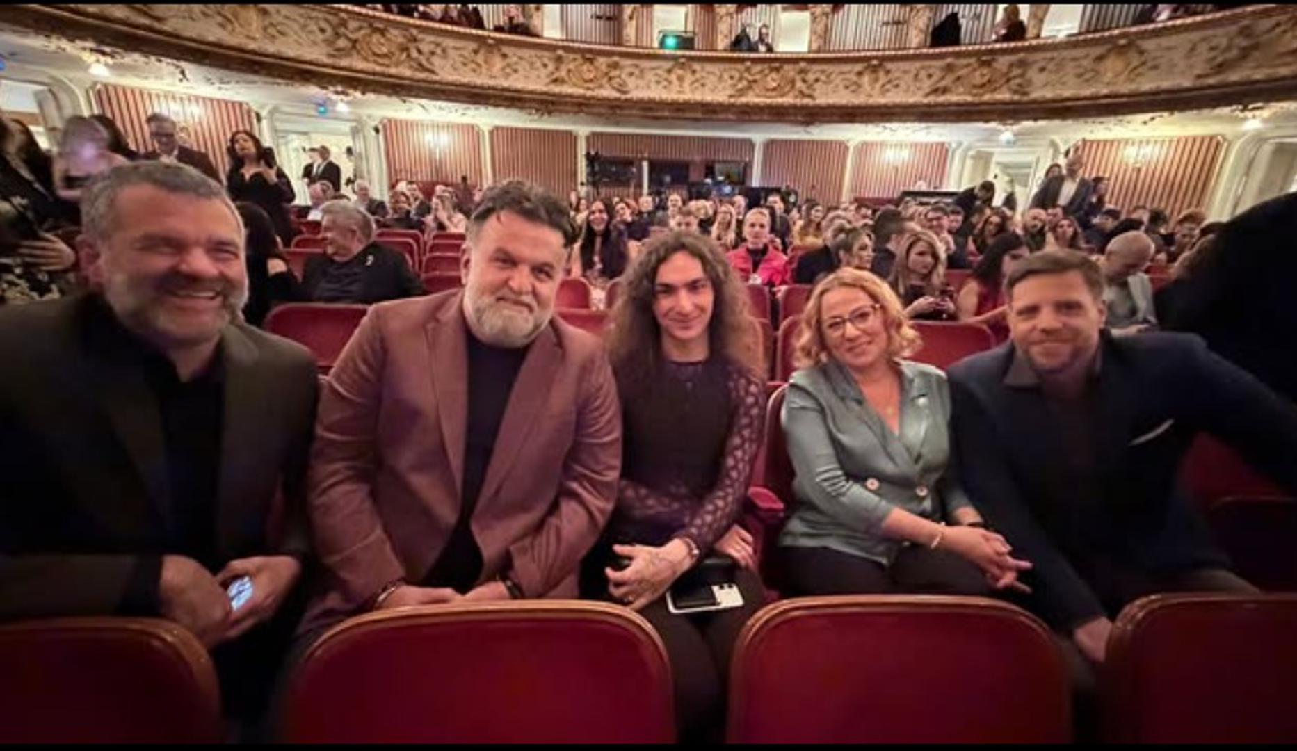 Andrija Jarak s timom svoje emisije "Dosje Jarak" koja je bila nominirana za Večernjakovu ružu u kategoriji TV emisija godine