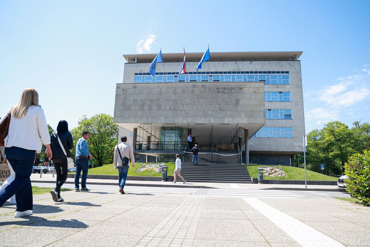 Dojava o bombi u Gradskom poglavarstvu